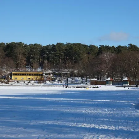 Ferienhaus Mit 2 Fewo In Mecklenburg 아파트 *