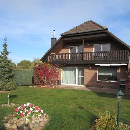 Ferienhaus Mit 2 Fewo In Mecklenburg Apartment Wesenberg