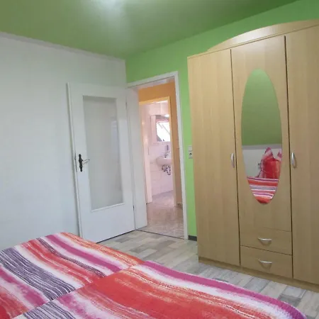 Ferienhaus Mit 2 Fewo In Mecklenburg Wesenberg