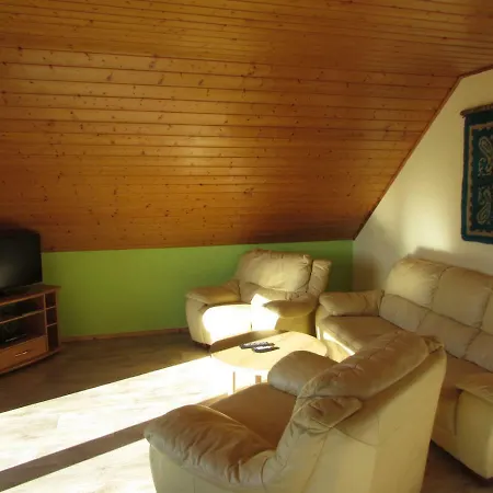 Ferienhaus Mit 2 Fewo In Mecklenburg Apartment Wesenberg
